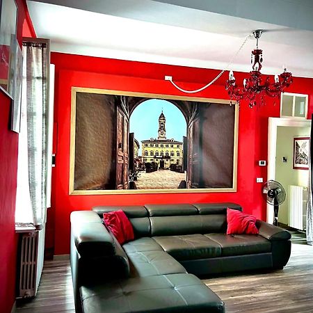 Dolce Eporedia Intero Alloggio Nel Centro Storico Ivrea Eksteriør billede